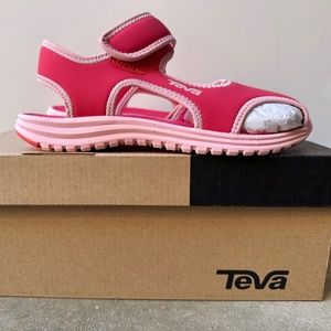 NWT Teva Tidepool CT Girls Size 2 Sandals